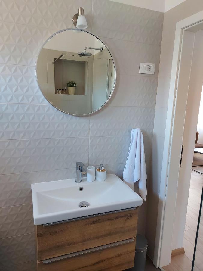 Apartment Da Vita Ровінь Екстер'єр фото